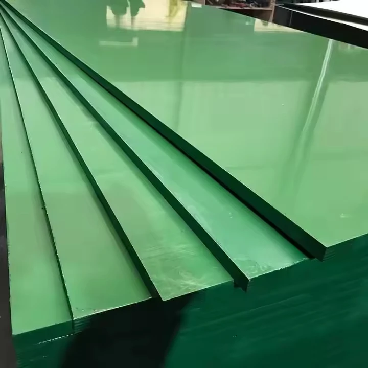 Plastik fenolico/ pp -film stod overfor krydsfiner